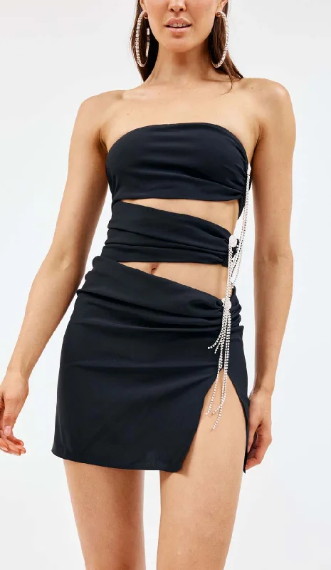 CUTOUT BANDEAU MINI DRESS IN BLACK Comfortable mini dresses for everyday wear