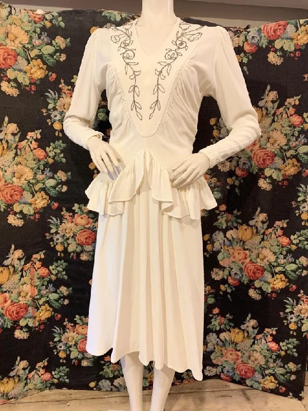 1940s White Crepe Dress With Metallic Goldwork Embroidery Detail and Peplum Floral unclassified dresses